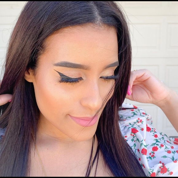 Faux wispy lashes - Picture 3 of 4